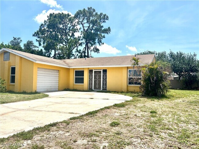 Building Photo - 652 NE 15th Ct