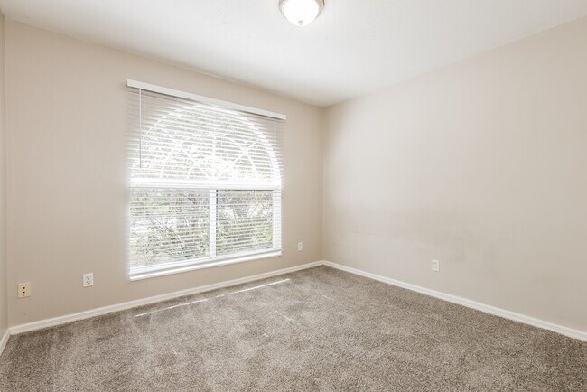 Building Photo - 1225 Dragon Head Dr