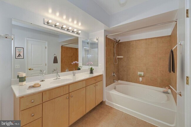 Building Photo - 616 E Street NW Unit 1020