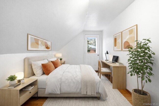 Building Photo - 1-12 Walnut St