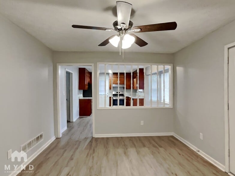 Building Photo - 2870 Woodhollow Ln