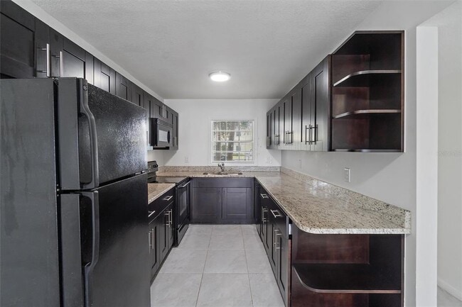 Building Photo - 165 Pompano Dr SE