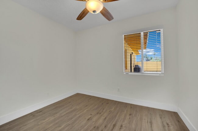 Building Photo - 1304 Rexford Pl