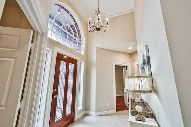 Building Photo - 16 Kelliwood Ct Cir