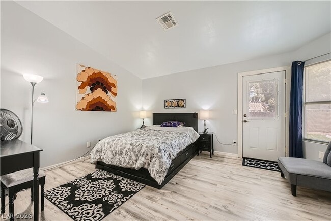 Building Photo - 113 Montclair Dr