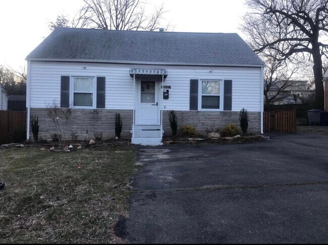 Building Photo - 2836 Summerfield Rd