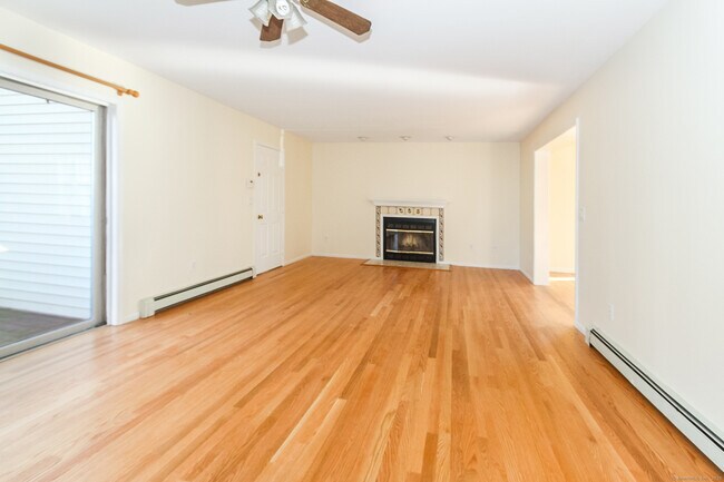 Building Photo - 107 Benson Pl