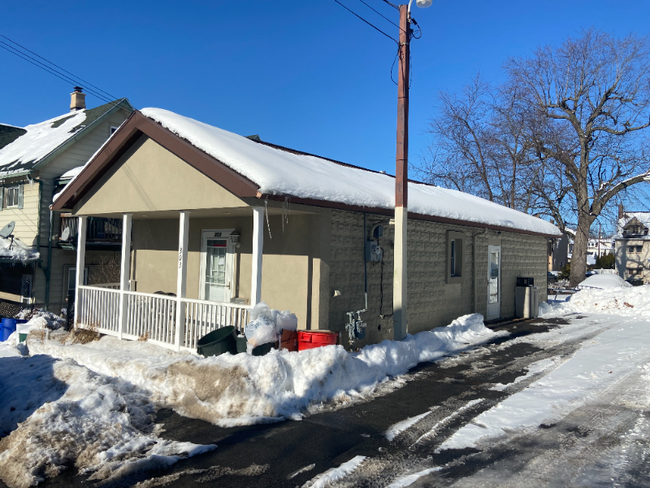 Building Photo - 303 Butler St