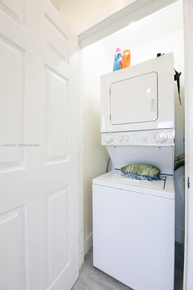 Building Photo - 742 NW 70th St