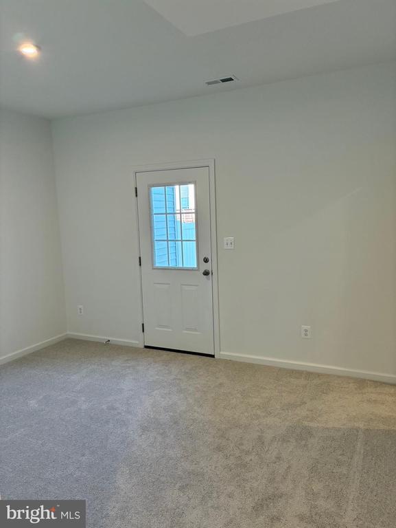 Building Photo - 473 Husky Trl