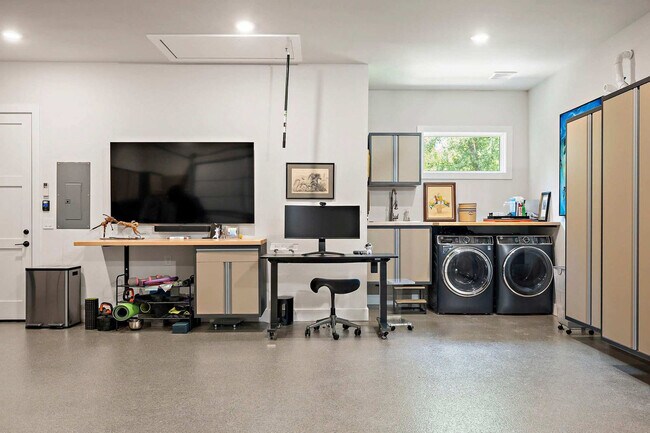 Building Photo - 3608 Pennsylvania Ave