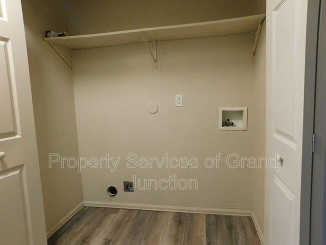 Building Photo - 1107 E Carolina Ave