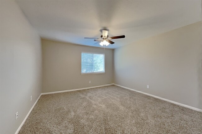 Building Photo - 5346 Yale Dr