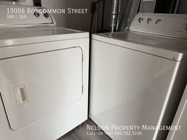 Building Photo - 19006 Roscommon St