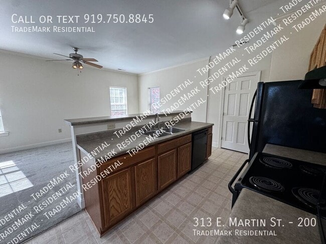 Building Photo - 313 E Martin St