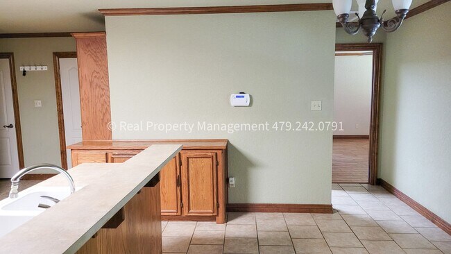 Building Photo - COMING IN JULY! Beautiful 3 bed/2 bath Hom...