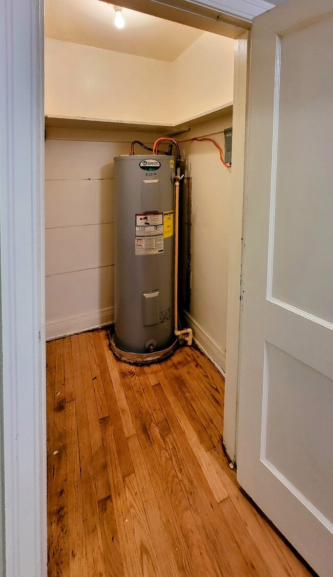 Building Photo - 11th St