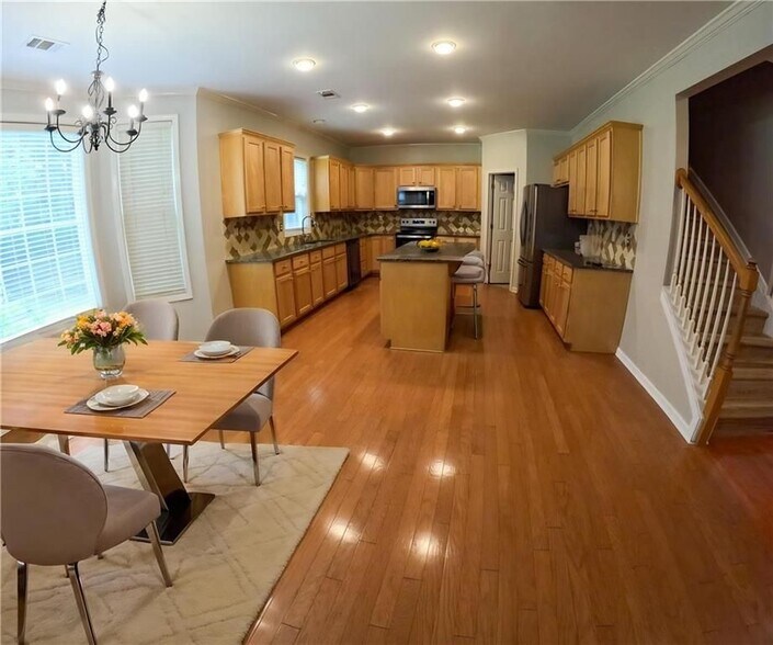 Building Photo - 2680 Hampton Park Dr
