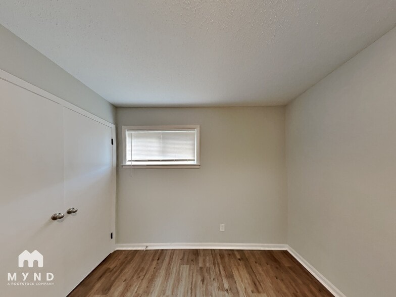 Building Photo - 2154 Ashland Dr