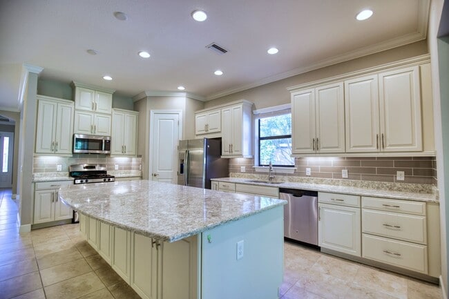 Building Photo - Annual Unfurnished Single-Family Home located in Bellacina at Casey Key with Resort-like Amenities!