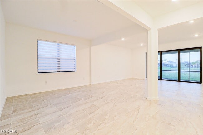 Building Photo - 3744 Passion Vine Dr