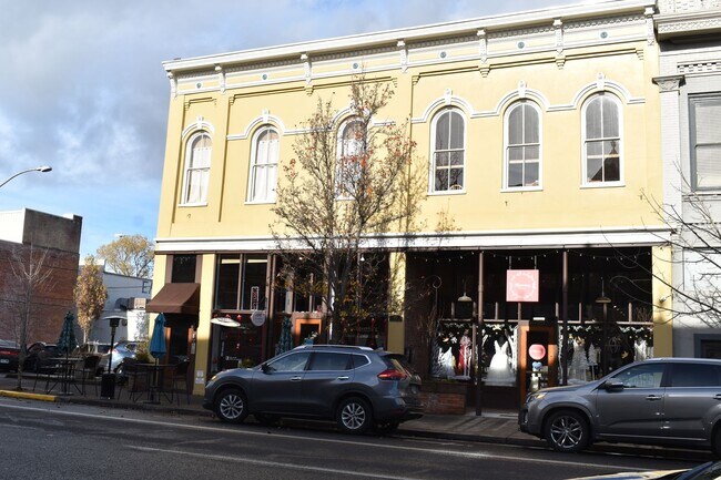 Building Photo - 211 W 1st Ave