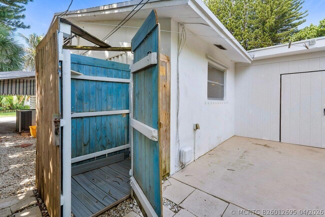 Building Photo - 13 Sailfish Ln