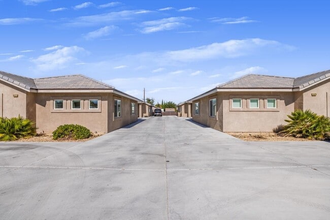 Building Photo - 16476 Smoke Tree St