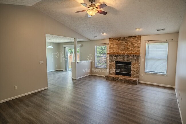 Building Photo - 5053 Saddle Dr