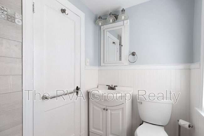 Building Photo - 2415 Dumbarton Rd