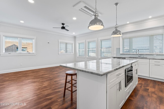 Building Photo - 95-99 Bay Ave