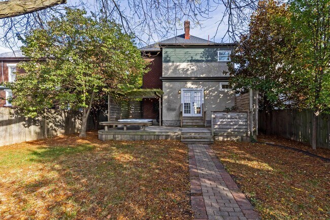 Building Photo - 439 Thurman Ave