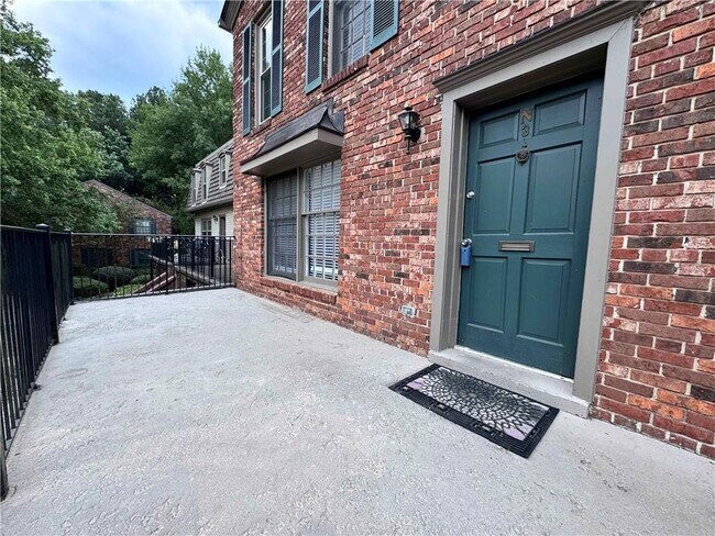 Building Photo - 3091 Colonial Way