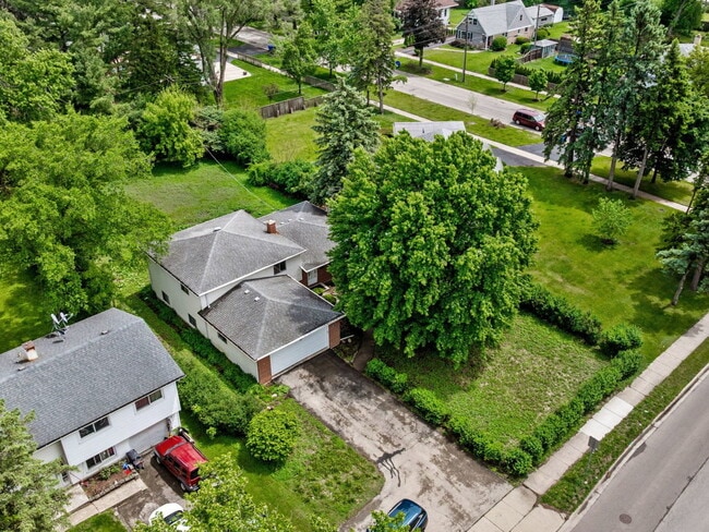 Building Photo - 189 S Park Blvd