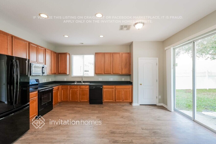 Building Photo - 26951 Stillbrook Dr