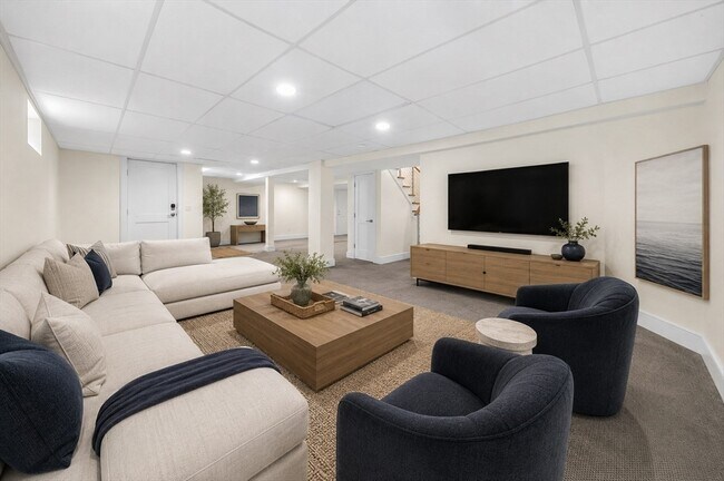 Building Photo - 59 Fresh Pond Ln