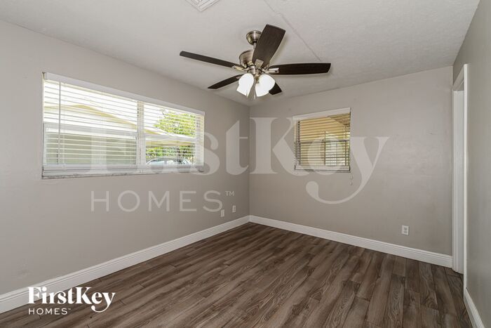 Building Photo - 4762 West Dr