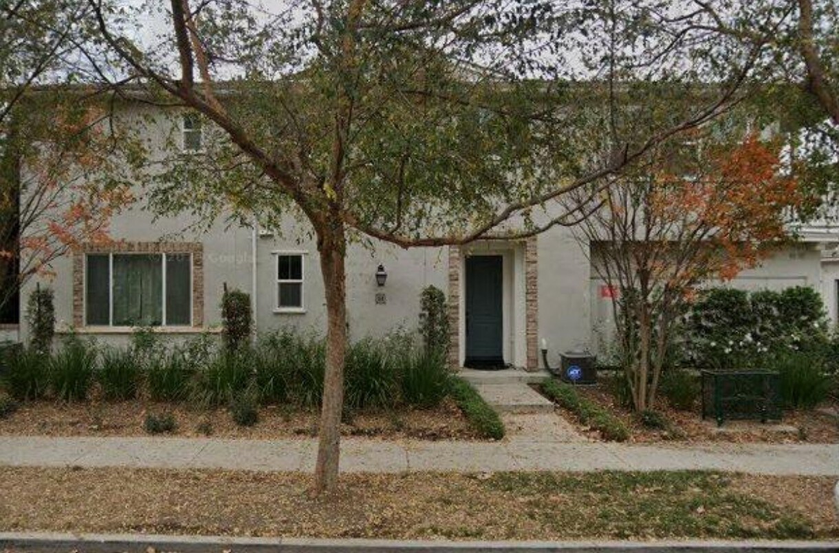 Building Photo - 3210 E Yountville Dr