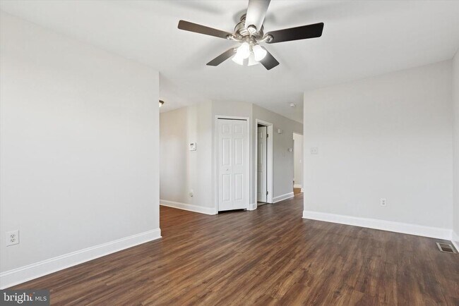 Primary Photo - 270 Deer Run Ct