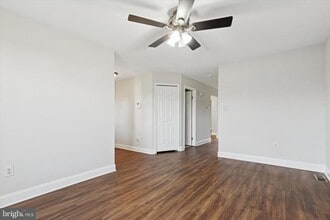 Building Photo - 270 Deer Run Ct