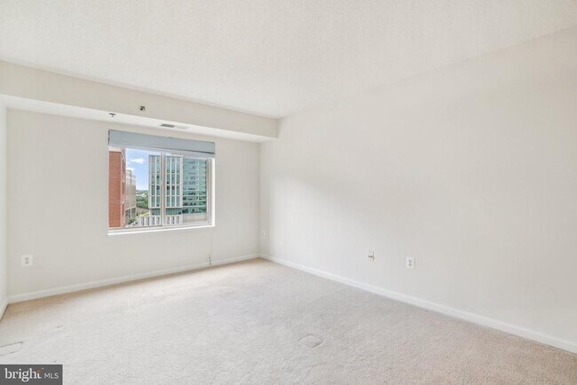 Building Photo - 2181 Jamieson Ave