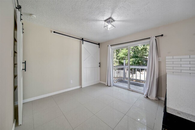 Building Photo - 2603 Rosewood Pl