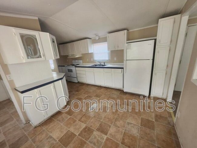 Building Photo - 3013 Michelle Cir