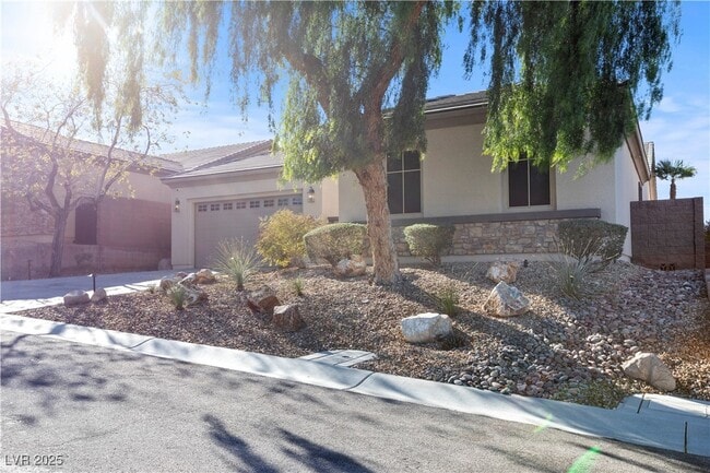 Building Photo - 2685 La Boutique St