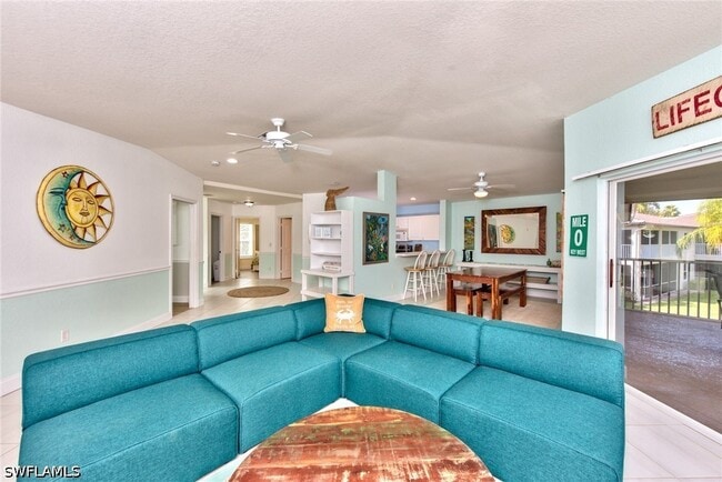 Building Photo - 1100 Diamond Cir