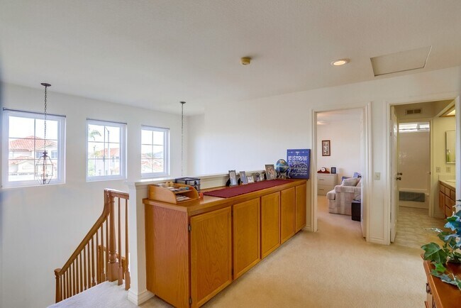 Building Photo - Spacious 4 Bedroom Shadowridge Home Available May 1st