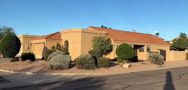 Building Photo - 12152 N Finch Dr