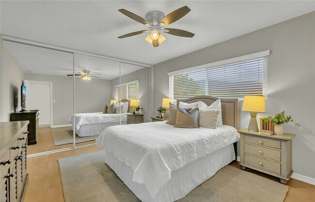 Building Photo - 3907 La Crescenta Ave