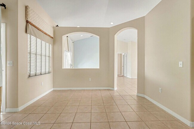 Building Photo - 2910 Emerson Dr SE