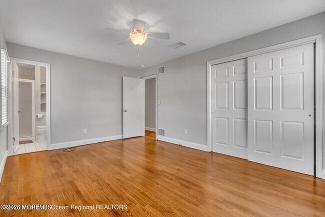 Building Photo - 19 Bradley Ave